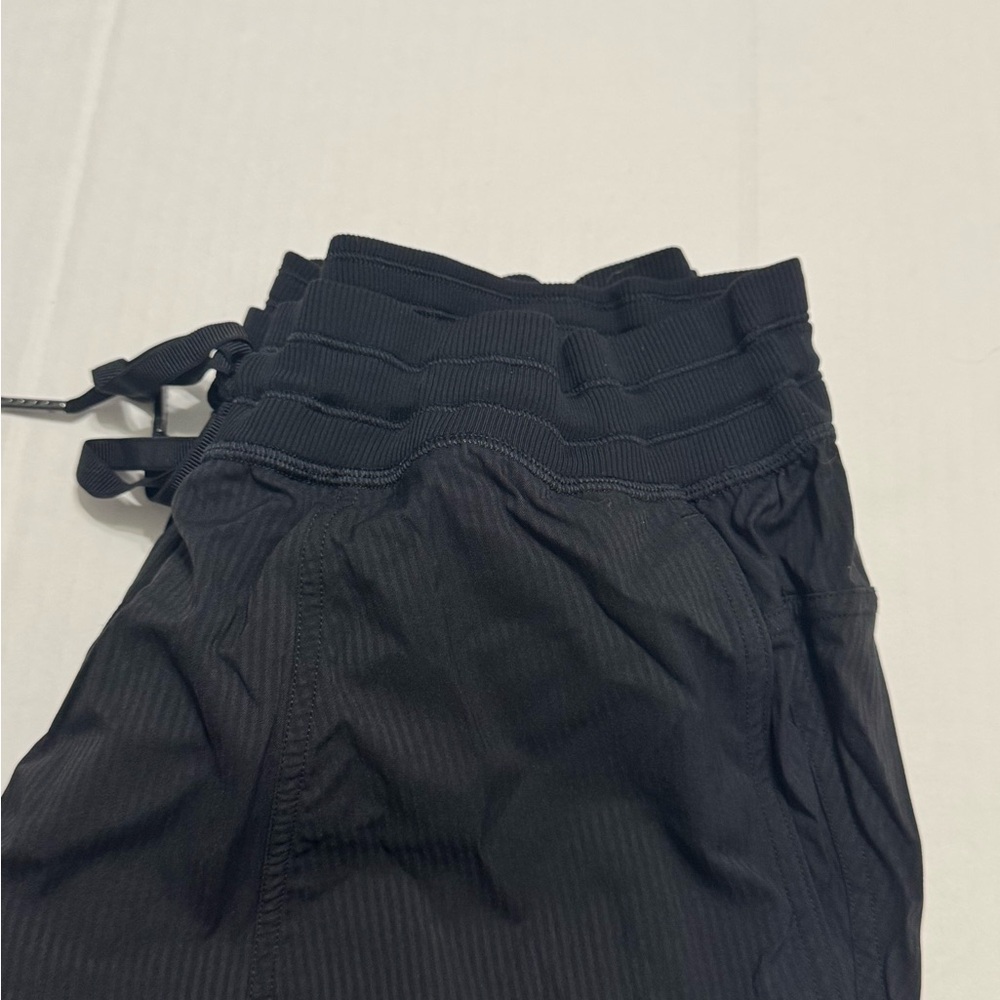 Lululemon Dance Studio Relaxed-Fit Mid-Rise Cargo Pants Womens Large Black - Picture 3 of 9